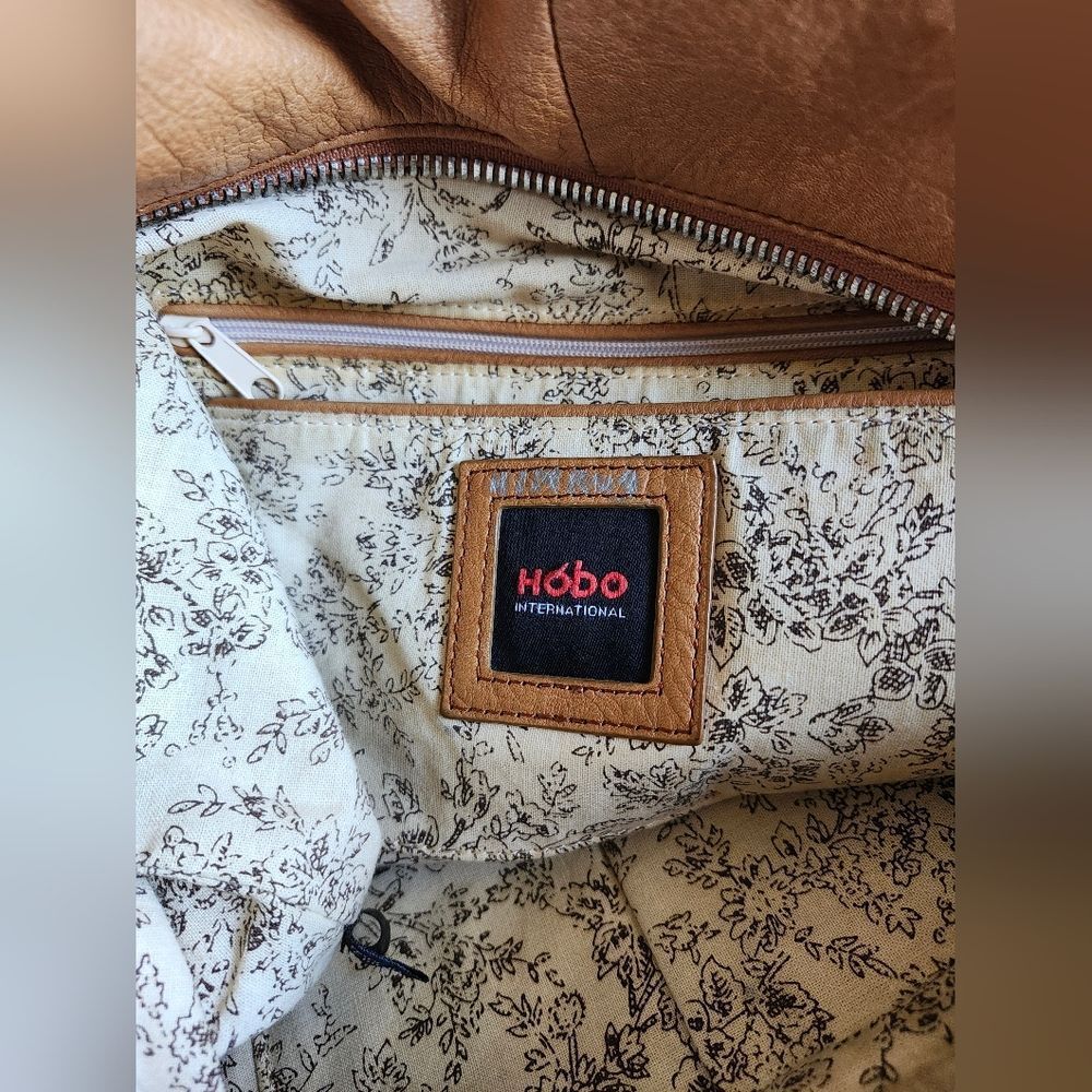 HOBO Tan Leather Shoulder Bag - Picture 4 of 12